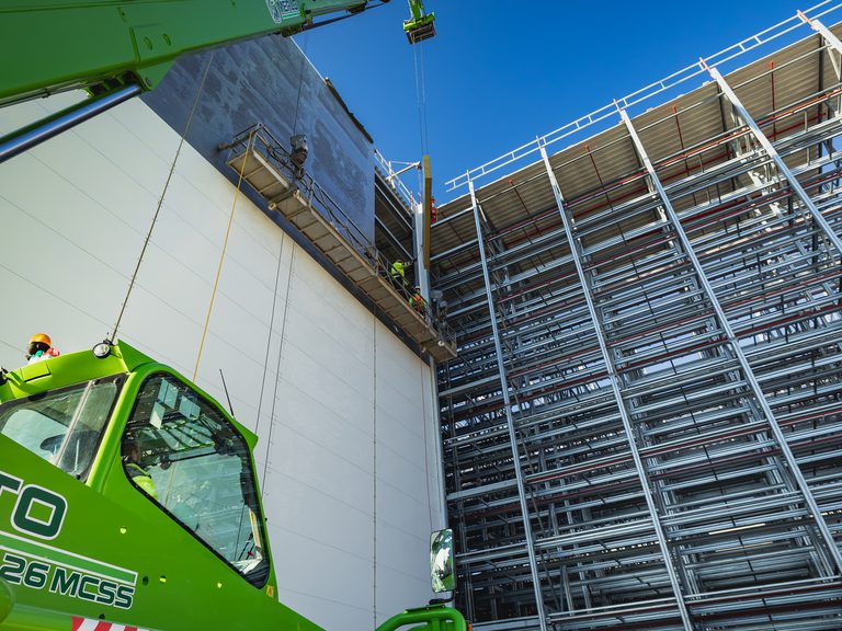 Montage von Paneelsystemen